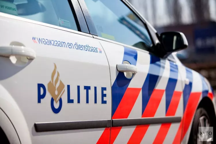 Bestuurder rijdt twee fietsers aan