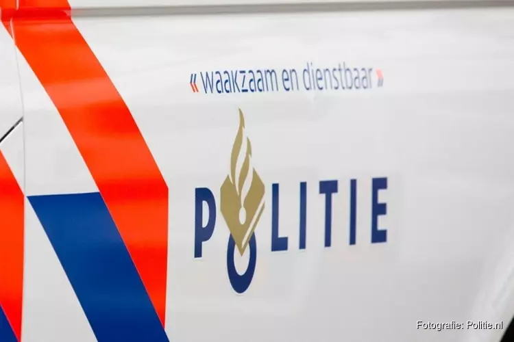 Man zet het op een lopen als hij agenten ziet