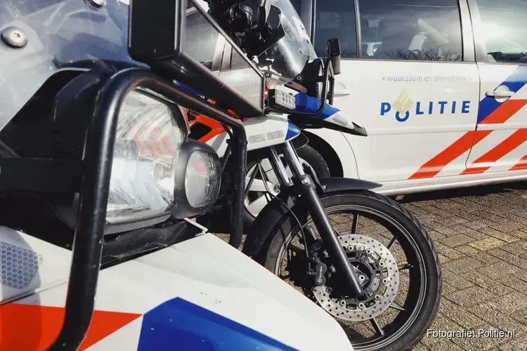 Tilburgse politie controleert brom- en snorfietsers